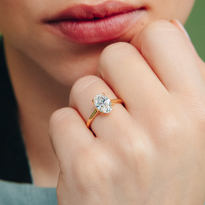 Ovaal Geslepen 1.5 ct Ring