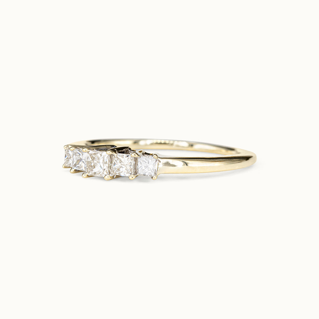 Vintage 9K Diamond Row Ring