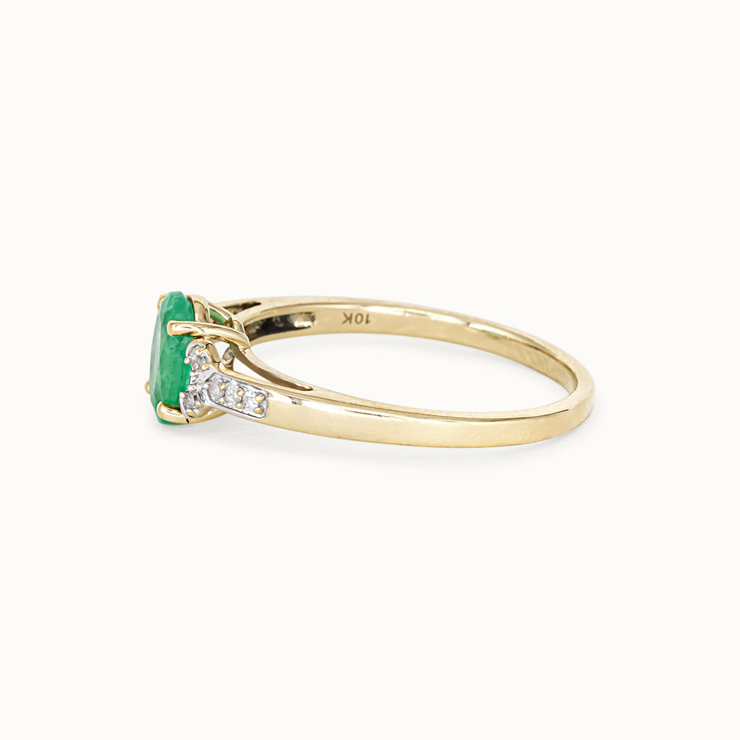 Vintage 9K Emerald and Diamond Ring