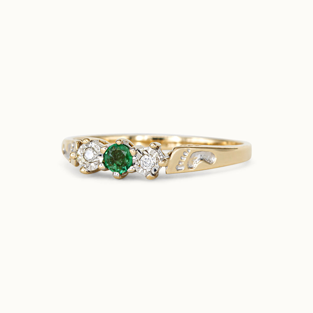 Vintage 9K Emerald and Diamond Cluster Ring