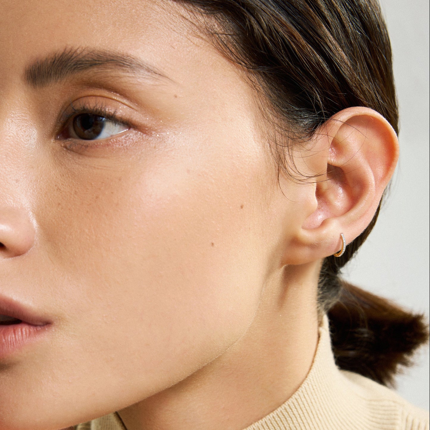 Diamond Standard Huggies 8mm