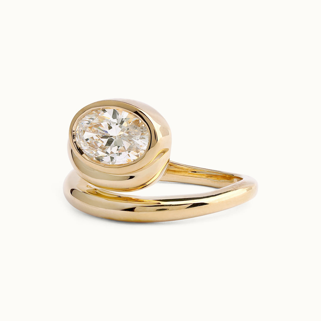 Camille Wavy Oval Ring