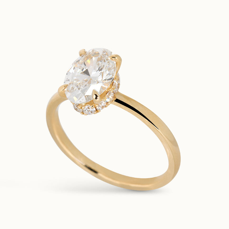 Ovaal Geslepen 2 ct met Hidden Halo