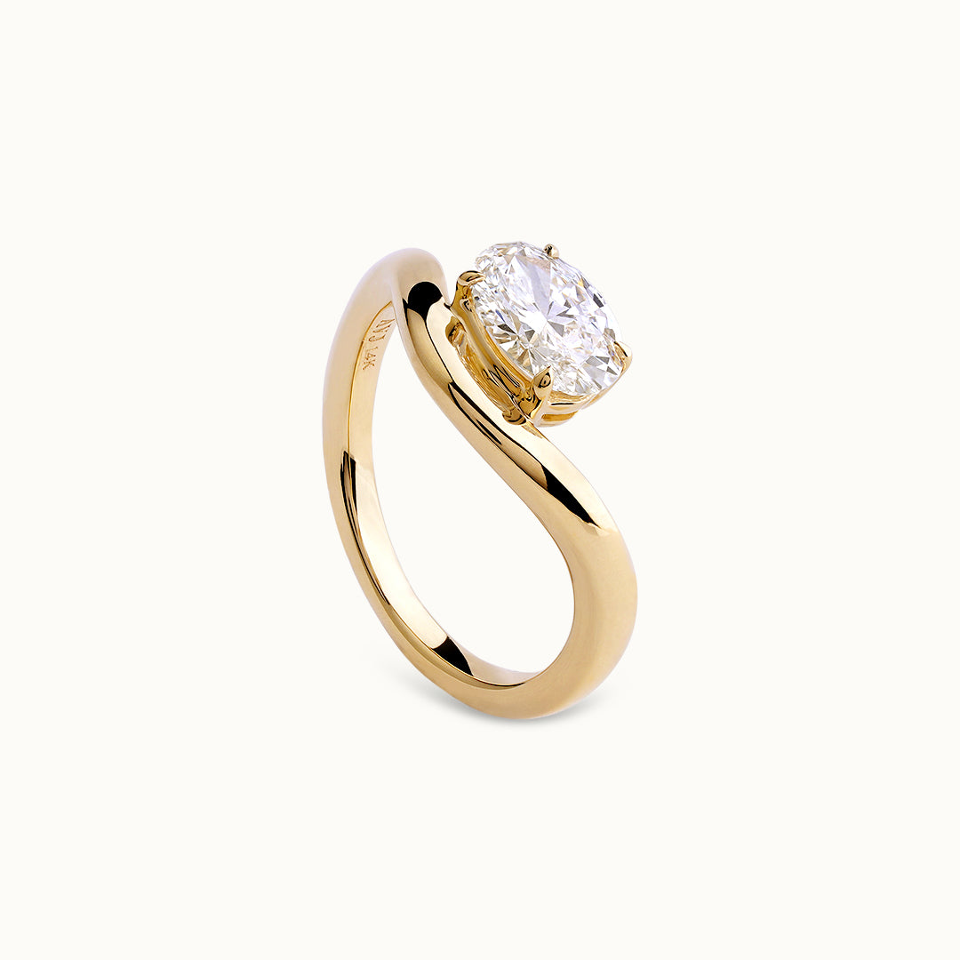 Josephine Wavy Oval Ring
