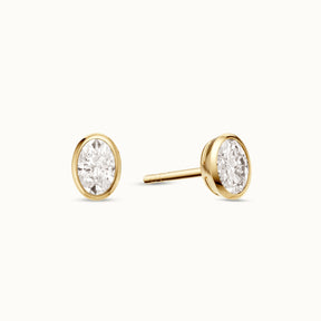 Ovaal Bezel Stud 0.25 ct