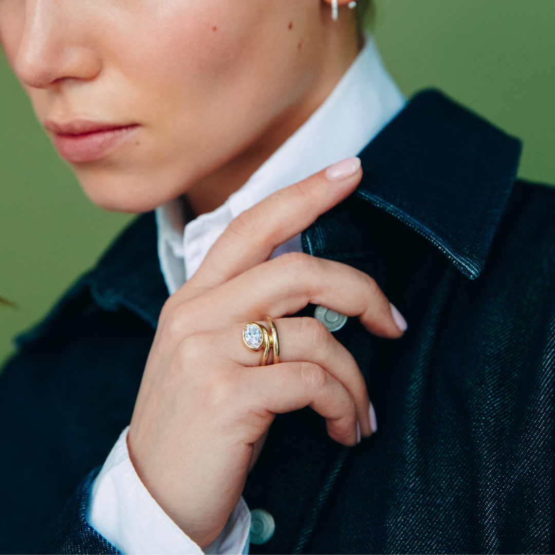 Camille Wavy Oval Ring