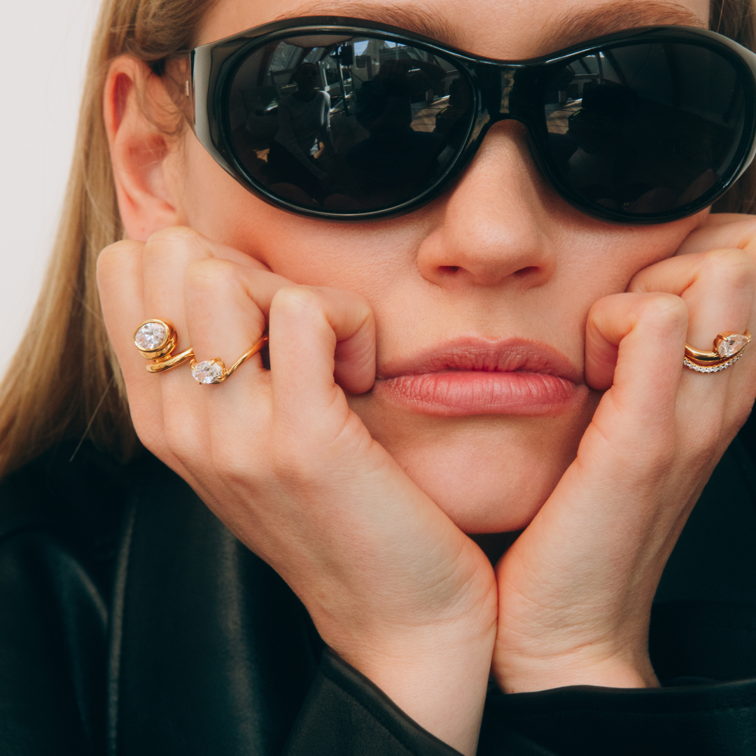 Josephine Wavy Oval Ring